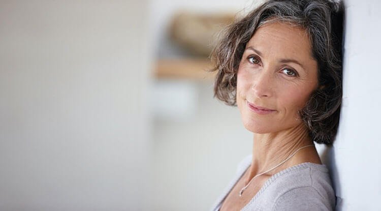 Does Late Menopause Make You Look Younger? 